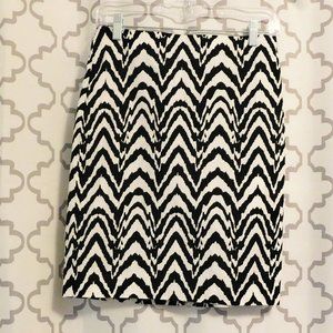 Banana Republic Black & White Chevron Print Lined Mini Skirt - EUC - XS/S